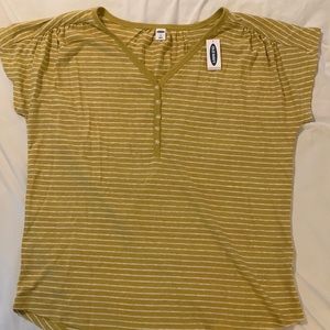 Women’s Old Navy striped T-shirt. Never worn.
